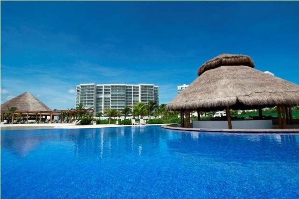 Amara Cancun Beachfront Condo מראה חיצוני תמונה