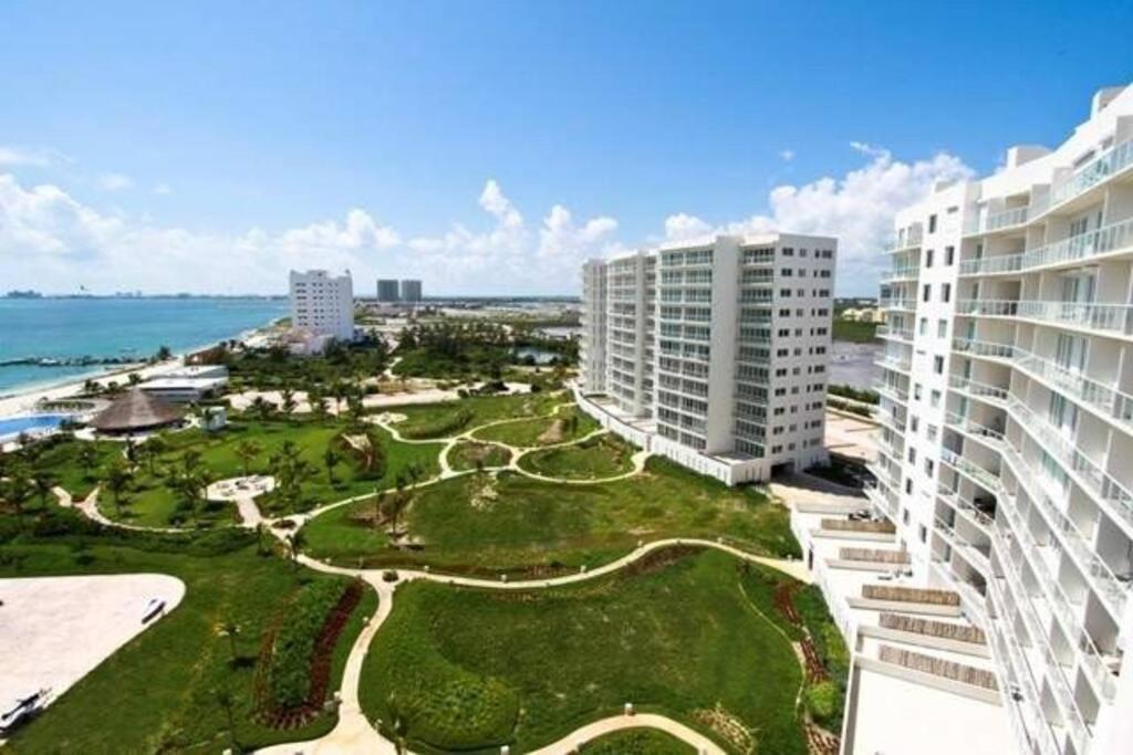 Amara Cancun Beachfront Condo מראה חיצוני תמונה